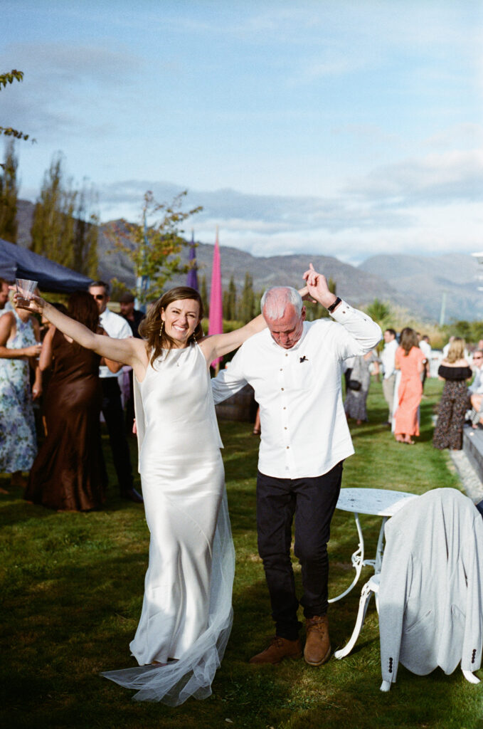 Queenstown Wedding Photographer, Capture your Queenstown Wedding On Film! Book Now